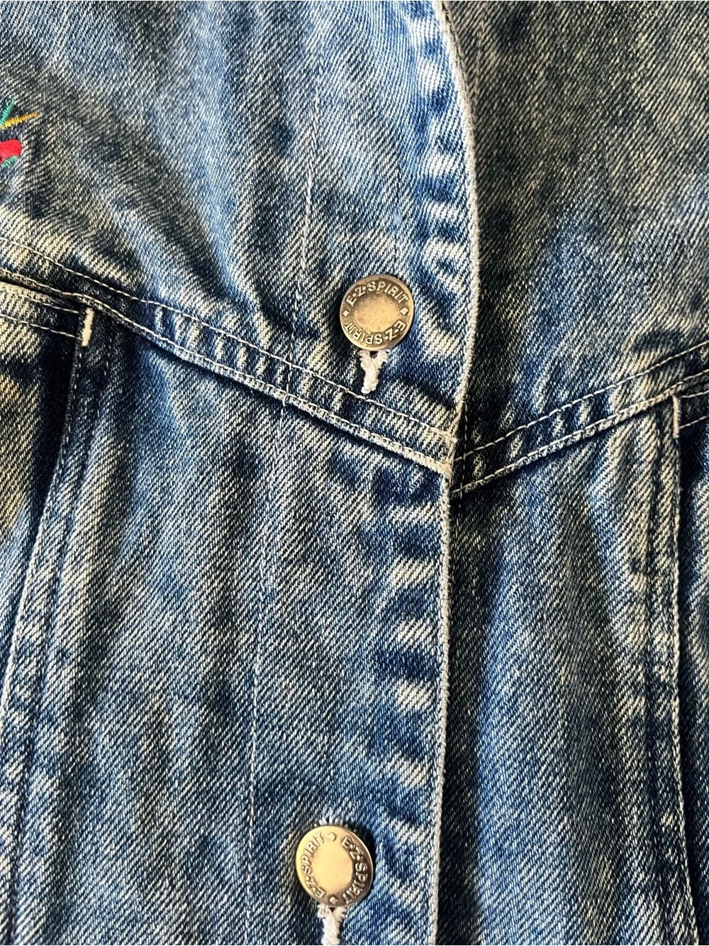 EZ Spirit Vintage embroidered denim jacket - Picture 5 of 7